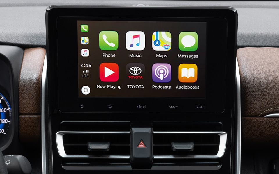 CENTER CLUSTER WITH APPLE CARPLAY