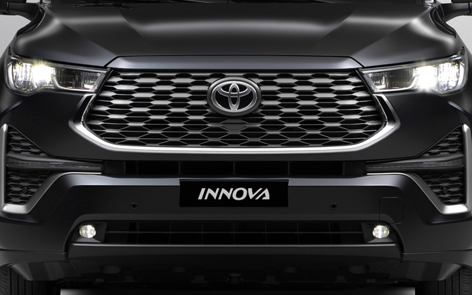 SIGNATURE FRONT GRILL